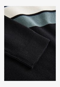 Unausgewählt, black stripe