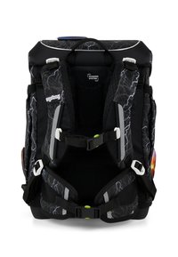 Sac à dos ergonomique noir avec motif d'éclair, bretelles réglables, dos en maille et plusieurs compartiments. Dispose d'une poignée supérieure et de boucles.