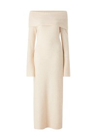 Off-the-shoulder, lange mouwen jurk in zacht beige ribbeltricot, midi lengte met een aangesloten silhoeët en minimale details.
