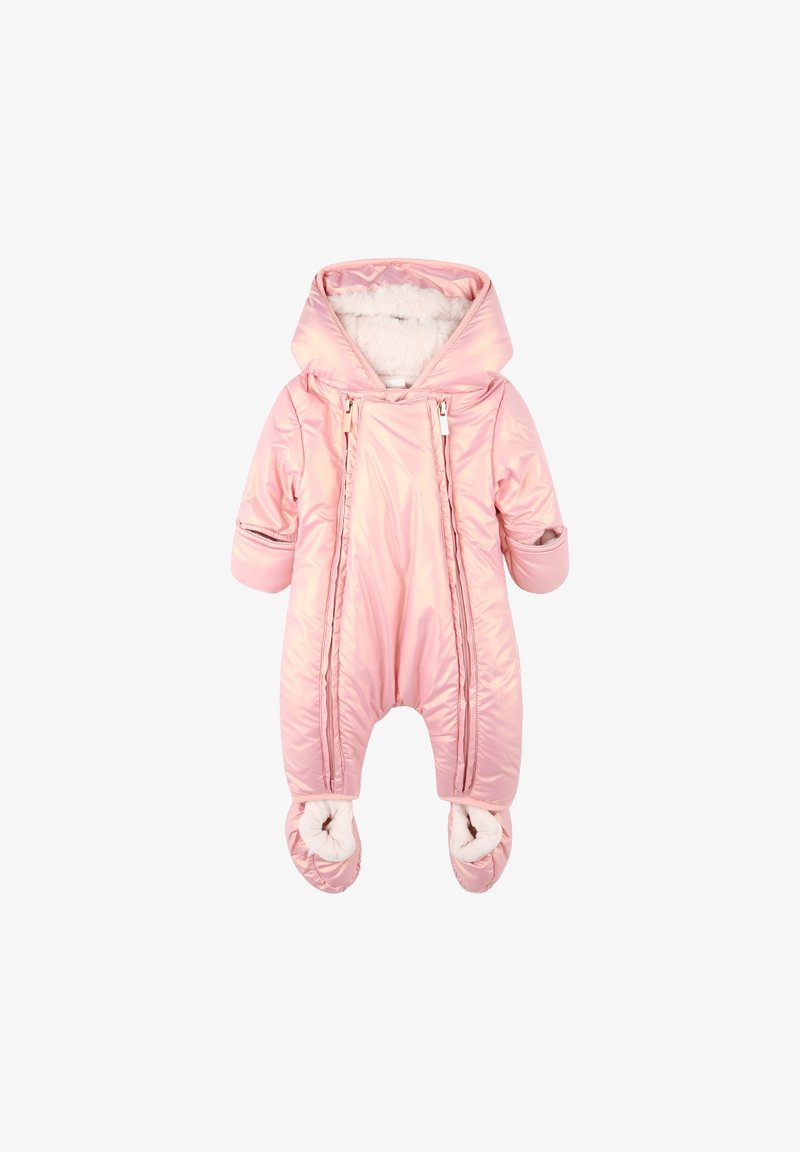 Roze geïsoleerde sneeuwpak met een donzige interieur, capuchon en dubbele ritsen aan de voorkant. Voorzien van zachte, ronde voeten voor warmte en comfort.