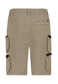 Beige Cargo-Shorts mit einem elastischen Bund, ausgestattet mit zwei seitlichen Taschen und einer Gesäßtasche, aus strapazierfähigem Stoff mit strukturierter Oberfläche.