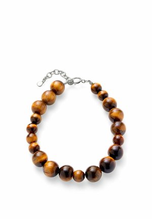 Armbånd med polerede runde tigerøjeperler i varierende størrelser, sikret med en sølv justerbar kædelås.