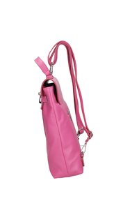 Roze leren handtas met een gestructureerde vorm, enkele schouderriem en zilverkleurige hardware. Heeft een ritsvak aan de zijkant.