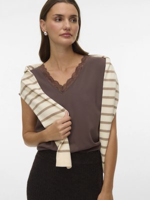 VMBELLA  - T-shirts med print - chocolate martini