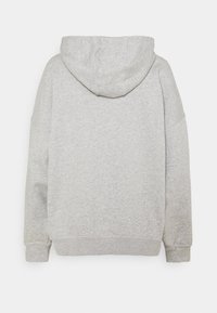 Sweatshirt gris avec capuche, offrant une coupe décontractée, des poignets côtelés et une texture lisse. La vue arrière met en avant la simplicité du design.