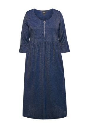 Marineblaues Kleid mit Dreiviertelärmeln, einem runden Ausschnitt und einem Reißverschluss vorne. Ausgestellter Rock mit einem subtilen, strukturierten Muster und Taillennaht.