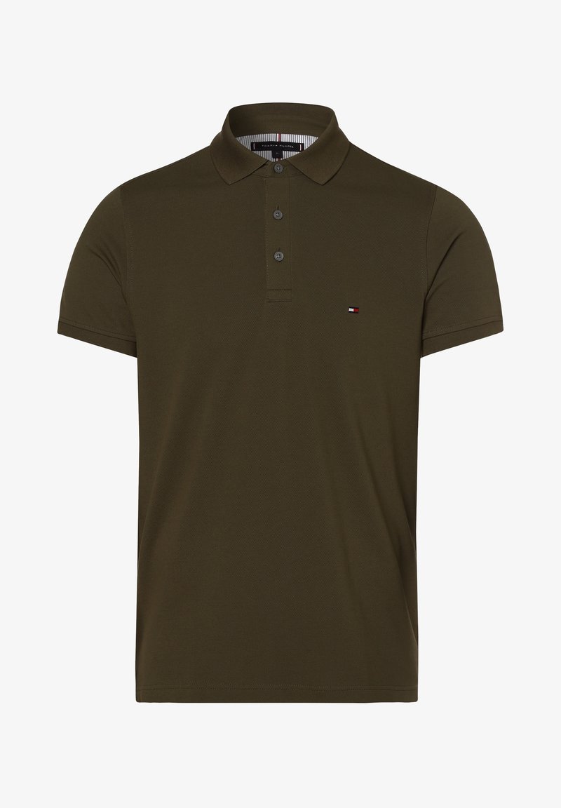 Polo à manches courtes vert olive foncé avec col et trois boutons, arborant un petit logo Tommy Hilfiger sur la poitrine.