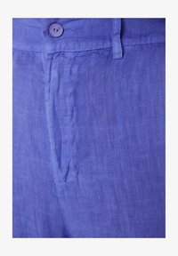 Seleccionado, morado