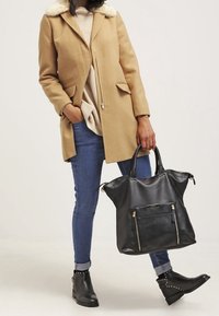 Topshop Krátký kabát - light brown