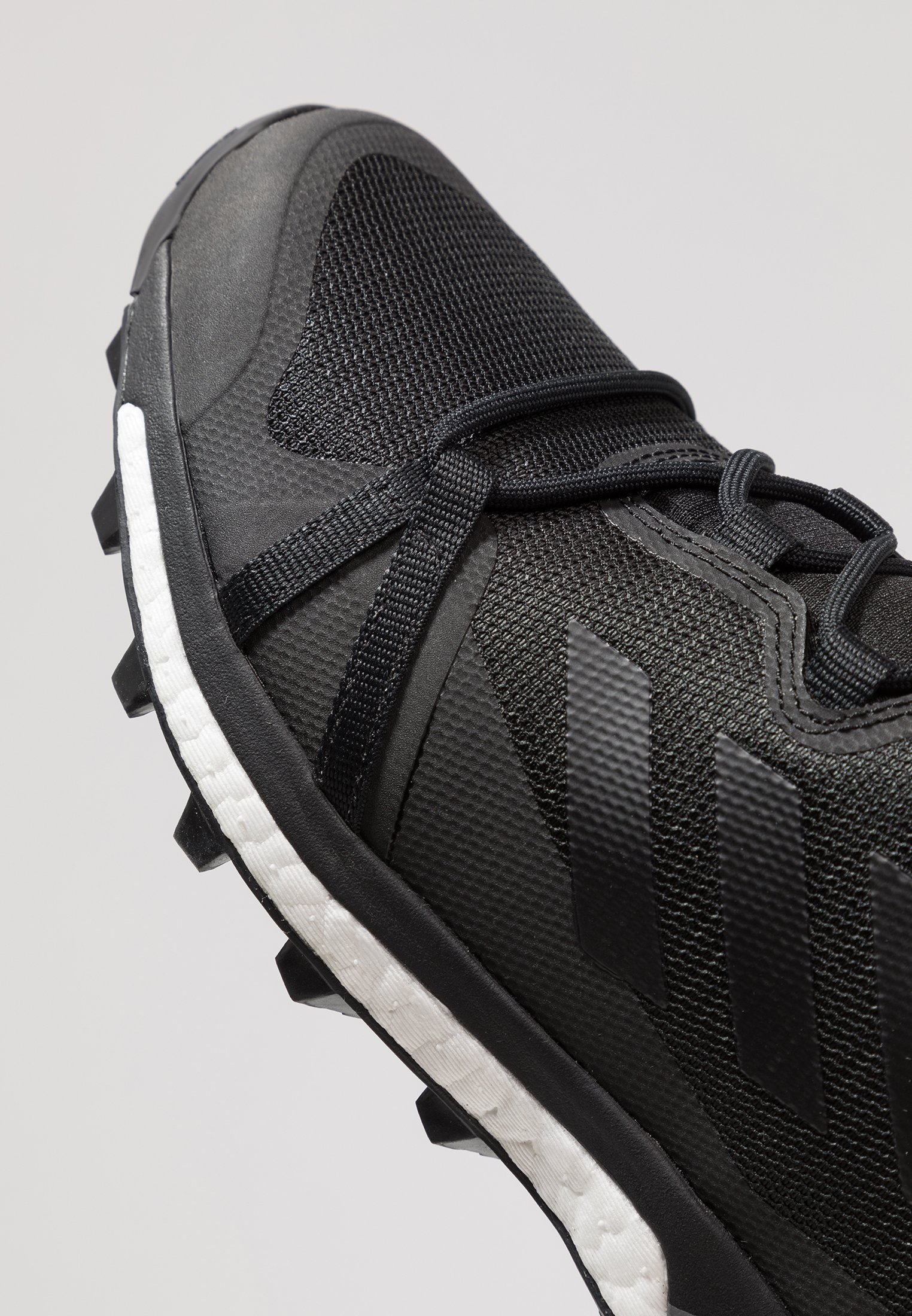 adidas Performance TERREX SKYCHASER LT GORE-TEX - Løpesko for mark - carbon/core black/grey four adidas Performance TERREX SKYCHASER LT GORE-TEX - Løpesko for mark - carbon/core black/grey four