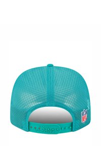 Türkise Mesh-Cap mit abgerundetem Rücken, versehen mit "Miami Dolphins"-Prägung auf dem Riemen und NFL-Logo an der Seite.