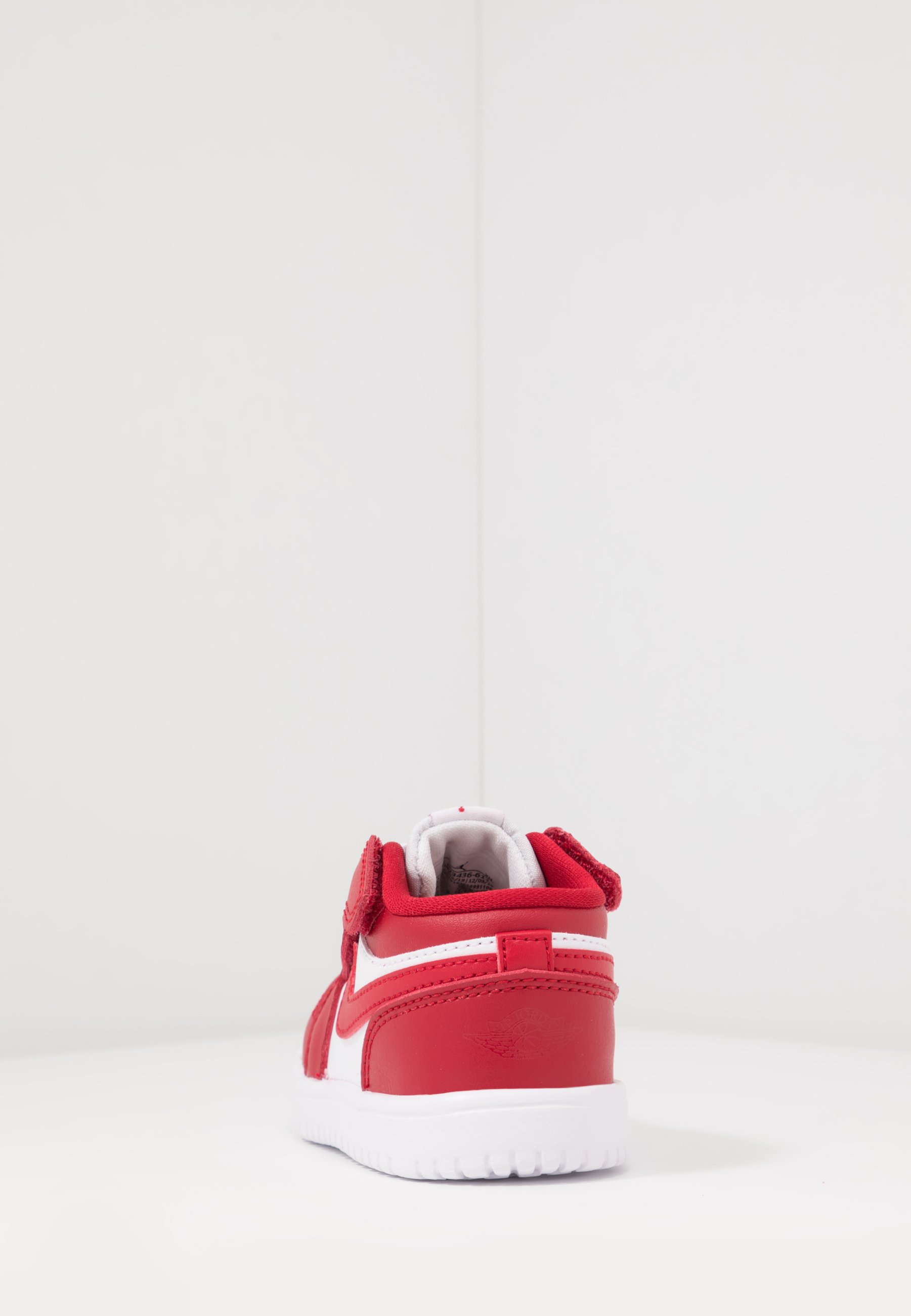 Jordan 1 Low Alt Unisex Indoorskor Gym Red White Rod Zalando Se