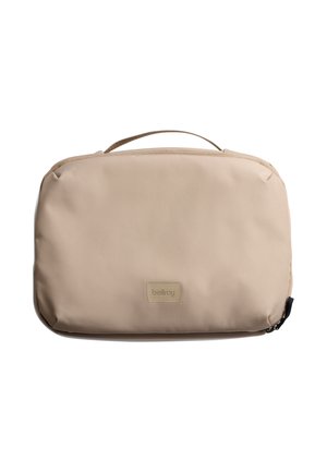 ACCESSORY HANGING TOILETRY KIT PLUS - Trousse - stone