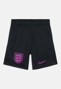 Shorts sportivi neri con uno stemma dell'Inghilterra viola sulla gamba sinistra e un logo Nike viola sul lato in basso a destra. Due tasche laterali.