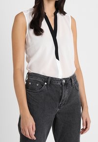 KIOMI Camicetta - off-white