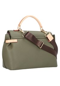 Borsa a mano strutturata verde oliva con finitura testurizzata, manici di un chiaro color nocciola e una tracolla staccabile marrone con dettagli in oro.