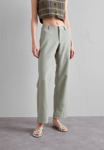 Won Hundred CORETTA - Pantalon classique - seagrass