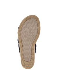 Marine sneakers met een textiele bovenkant, rubberen zool met een visgraatpatroon en een ronde neus voor extra comfort.