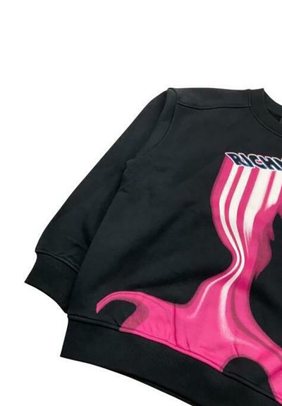 Felpa nera con design grafico rosa, caratterizzato da forme astratte. Polsini e scollatura a costine, realizzata in un tessuto morbido e texture.