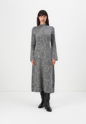 WILLAT PIIRTO UNIKKO - Svetríkové šaty - dark grey/off white