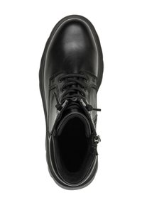 Bottine en cuir noir avec un bout rond, un système de laçage et des côtés texturés. Dispose d'un col rembourré pour le confort et d'une finition mate élégante.