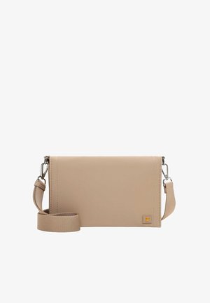 Beige rechthoekige crossbodytas met verstelbare stoffen riem en een klein geel logoplaatje aan de voorkant rechtsonder.