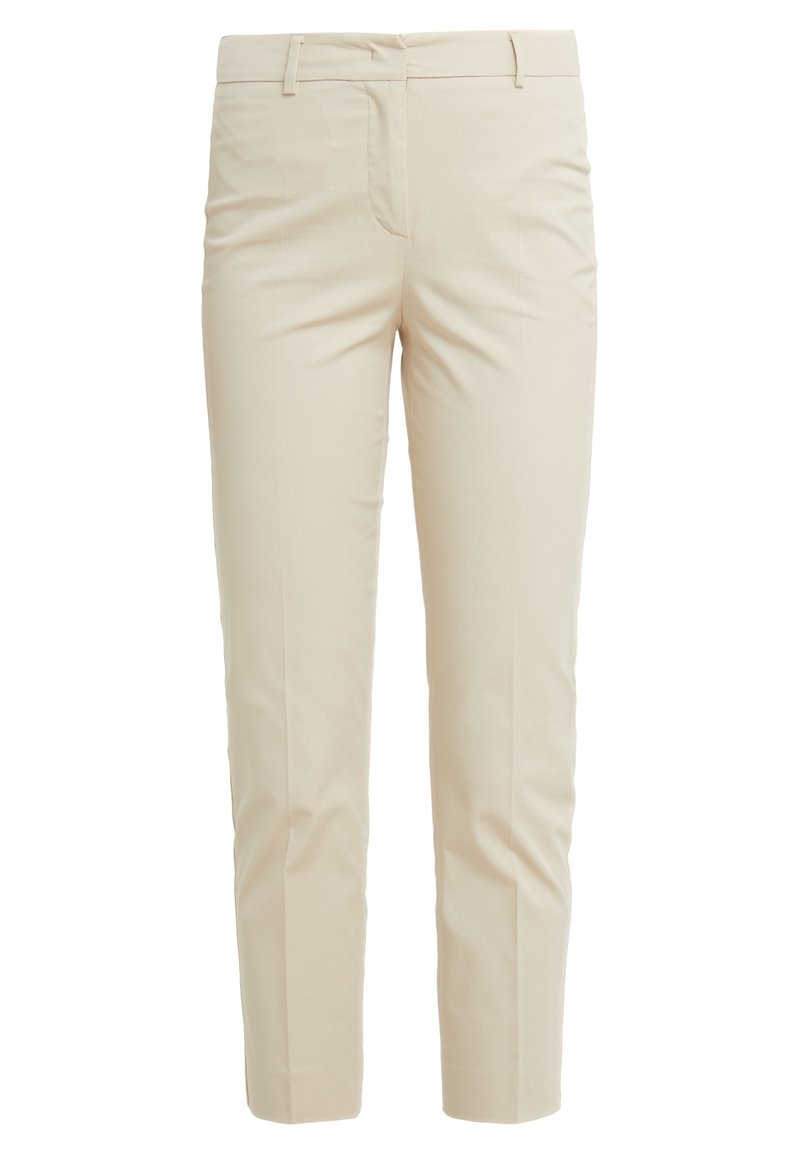 Pantalon beige ajusté et sur mesure avec passants de ceinture et pli avant, adapté pour une tenue formelle ou de bureau.