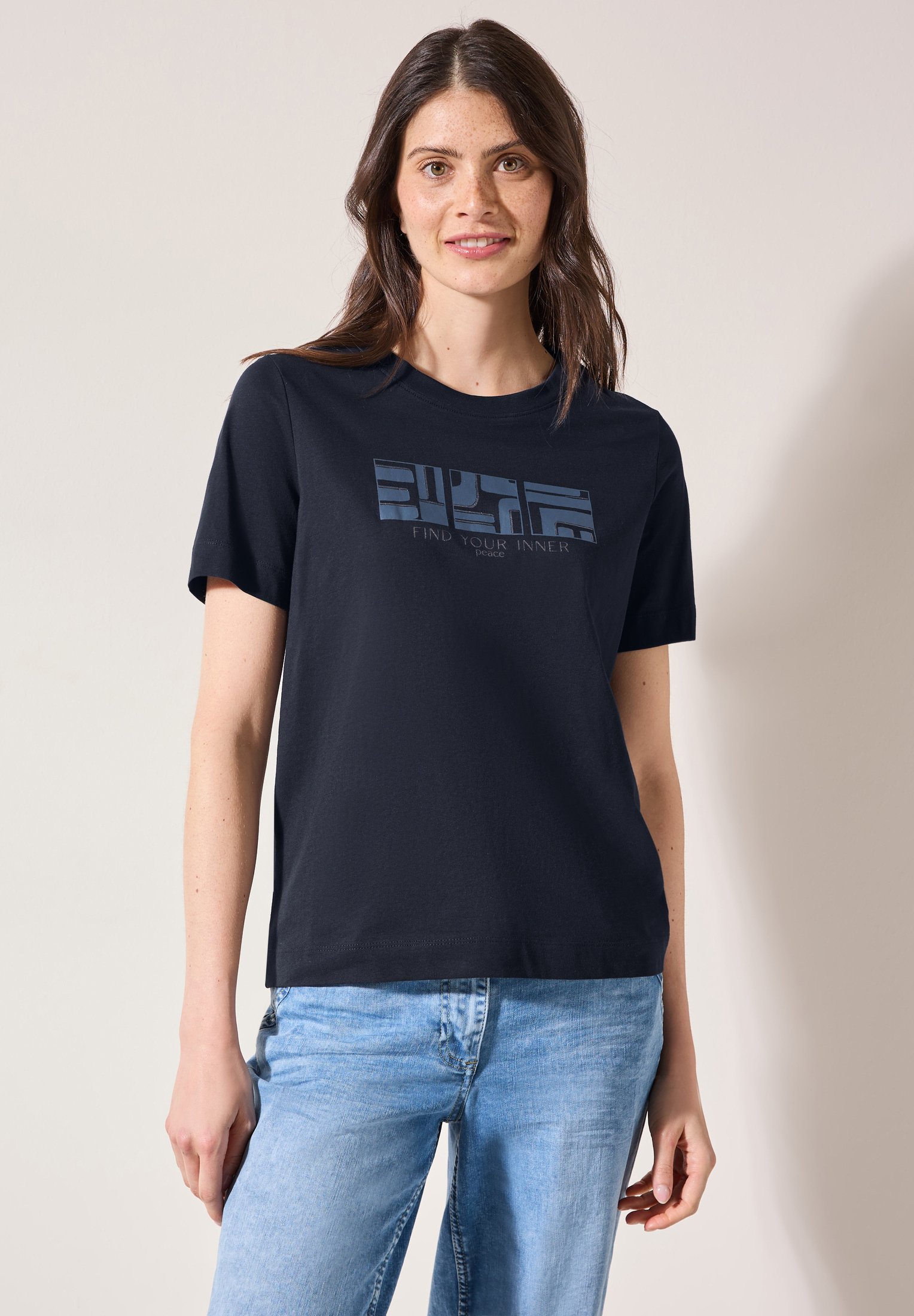 CECL T-shrt avec mprmé wordng | Chemse, T shrt, Tendances actuelles