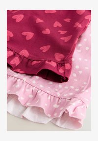 Izbrano, pink spot heart