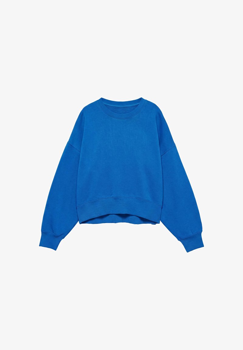Sweat-shirt bleu à col rond avec manches longues et bord-côtes aux poignets et à l'ourlet, présenté sur fond blanc.