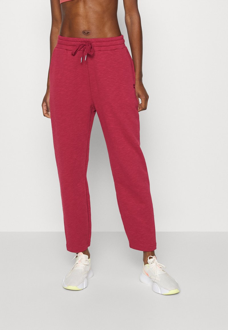 Sweaty Betty ESSENTIALS TAPER TROUSER - Calças de fato de treino - falu red