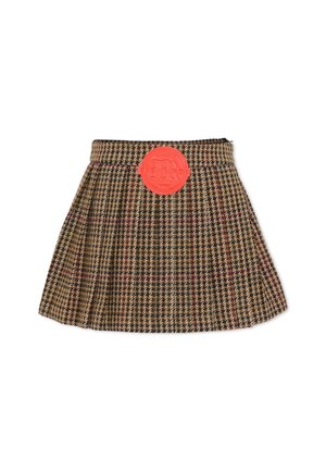 Bruine geruite rok met plooien, voorzien van een oranje ronde riemgesp met gegraveerd design. Gemaakt van gestructureerde stof, knielang.