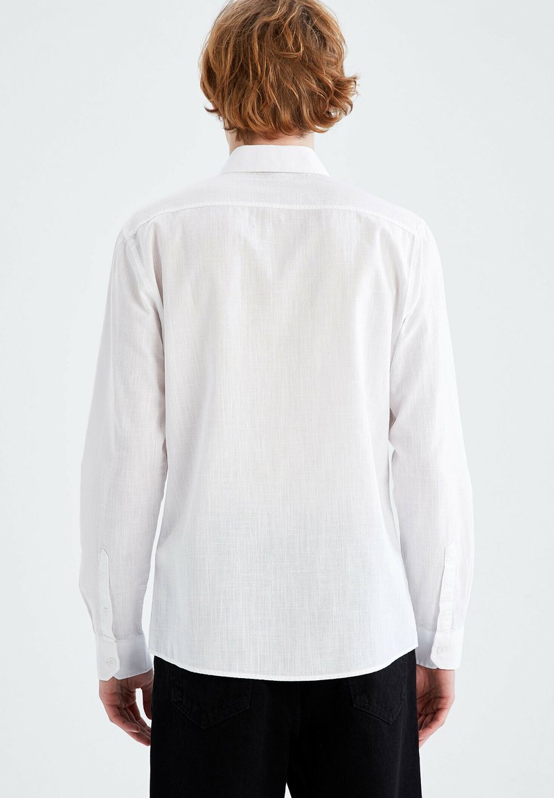 Herren Komplettanzüge | DeFacto SLIM FIT Businesshemd white/weiß - XI15095 Herren Komplettanzüge | DeFacto SLIM FIT Businesshemd white/weiß - XI15095