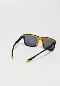 Polaroid PLD 2141/S - Ochelari de soare - matte black/yellow