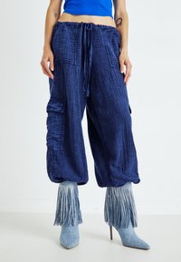 BDG Urban Outfitters CRINKLE PANT - Cargo hlače - navy blue