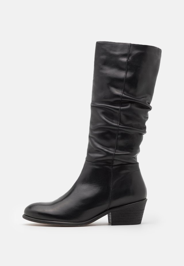 Boots - black