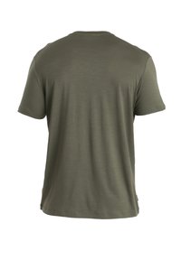 Olivgrön bomullströja med kort ärm, rund hals och en jämn textur. Bakifrån visar den en enkel, odekorerad design.