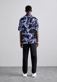 Versace Jeans Couture ALL OVER - Overhemd - nero/royal