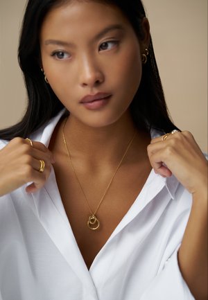 INTERLOCKING OPEN CIRCLE NECKLACE - Verižica - gold-coloured