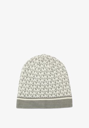 Bonnet tricot gris avec un motif répété du logo « MK » en blanc et un revers côtelé avec une bande blanche près du bord.