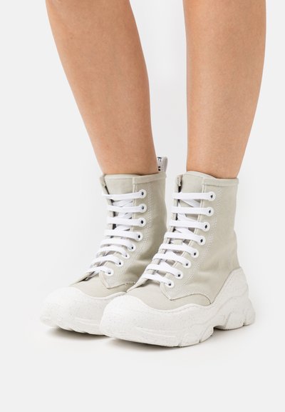 F_WD EVE - Botas de tornozelo com plataforma - light beige