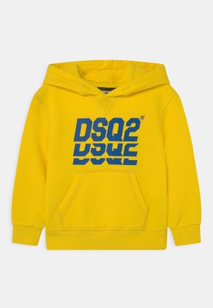 Gelbe Kapuzenjacke mit einer Fronttasche, gerippten Bündchen und einem großen blauen "DSQ2"-Logo mit Spiegelungseffekt. Hergestellt aus weichem Stoff.