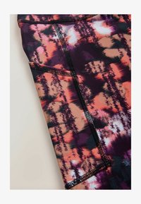 Neselectat, pink print with pocket