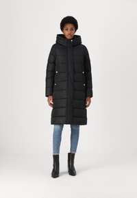 Barbour International LONGLINE BARRON PUFFER - Zimní kabát - black