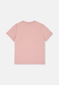 Rosa kortärmad skjorta i mjuk bomull med rund halsringning och en diskret Fila-logotyp broderad på baksidan nära kragen.