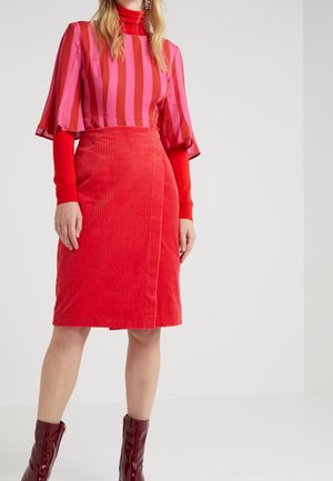 Falda cruzada - red