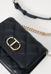 TWINSET BAG - Soma ar siksnu pāri ķermenim - nero