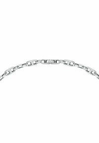 Bracciale in argento con maglie allungate e finitura lucida, dotato di una chiusura sicura e di un accentuazione con marchio.