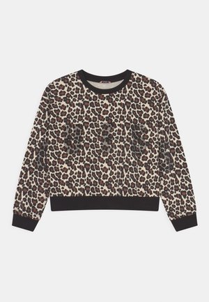 Sweatshirt à manches longues imprimé léopard avec col, poignets et ourlet côtelés noirs, décoré de strass noirs formant le mot "GUESS" sur la poitrine.