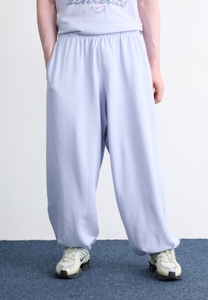CLUB FLEECE - Jogginghose - ghost/white
